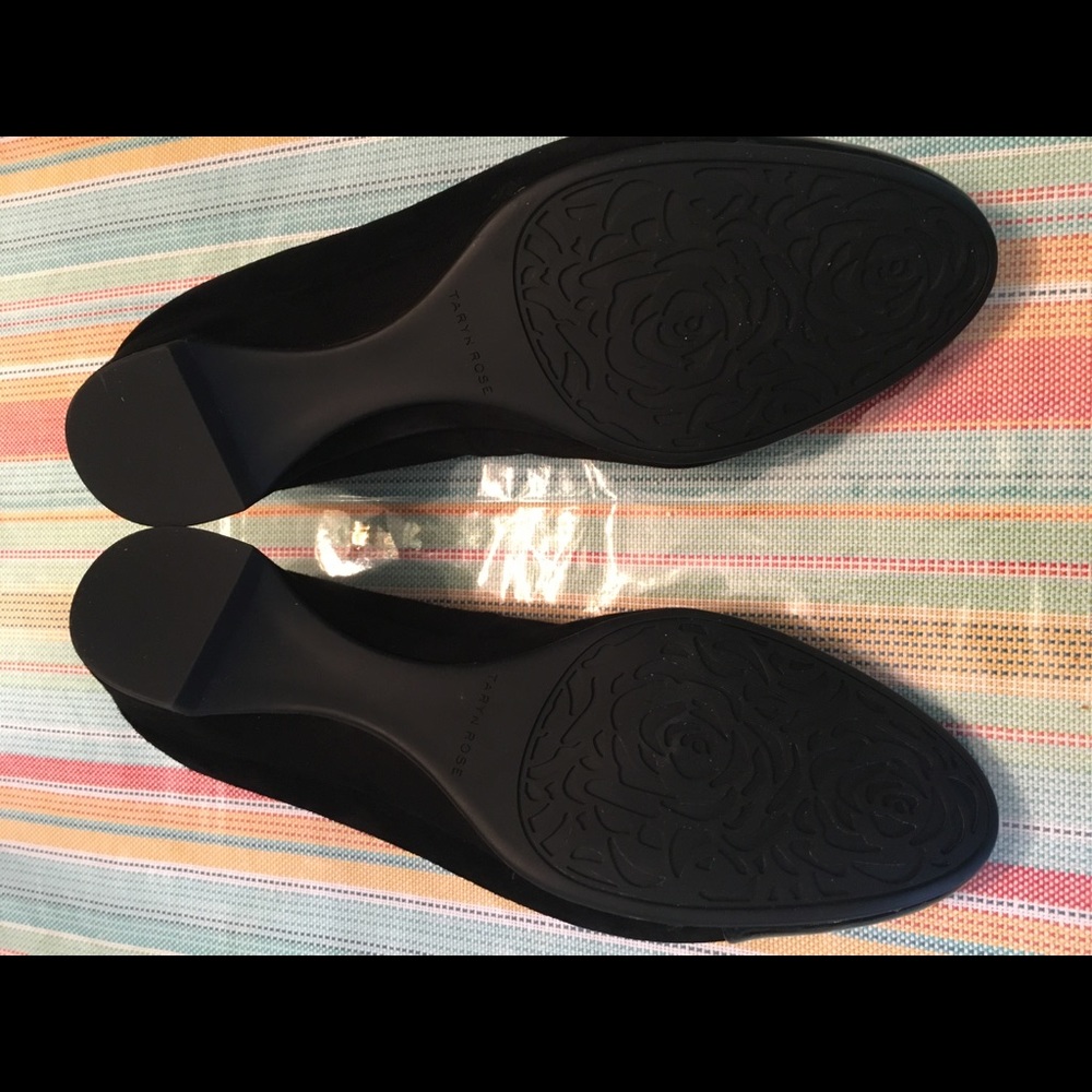 Shoes - Picture 3 of 8
